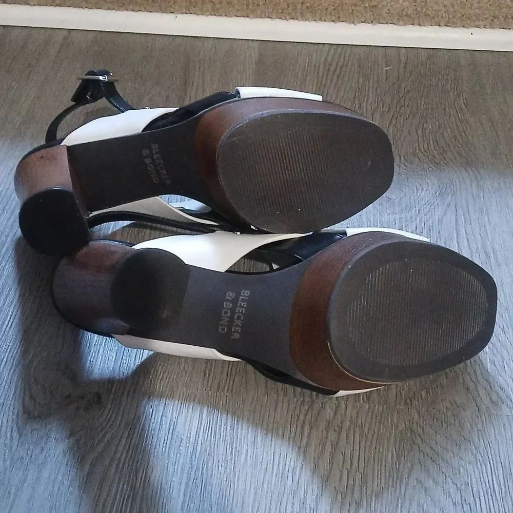 Bleeker & Bond Jamie White Black Platform Sandals 4.25